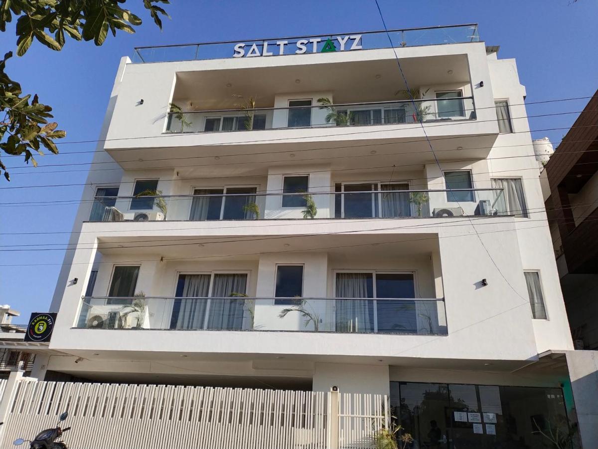 Saltstayz Sector 52 - Ardee City Mall 구르가온 외부 사진